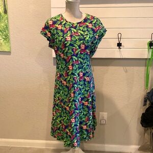 NWOT EASY ESSENTIALS Green Floral Hibiscus Housedress